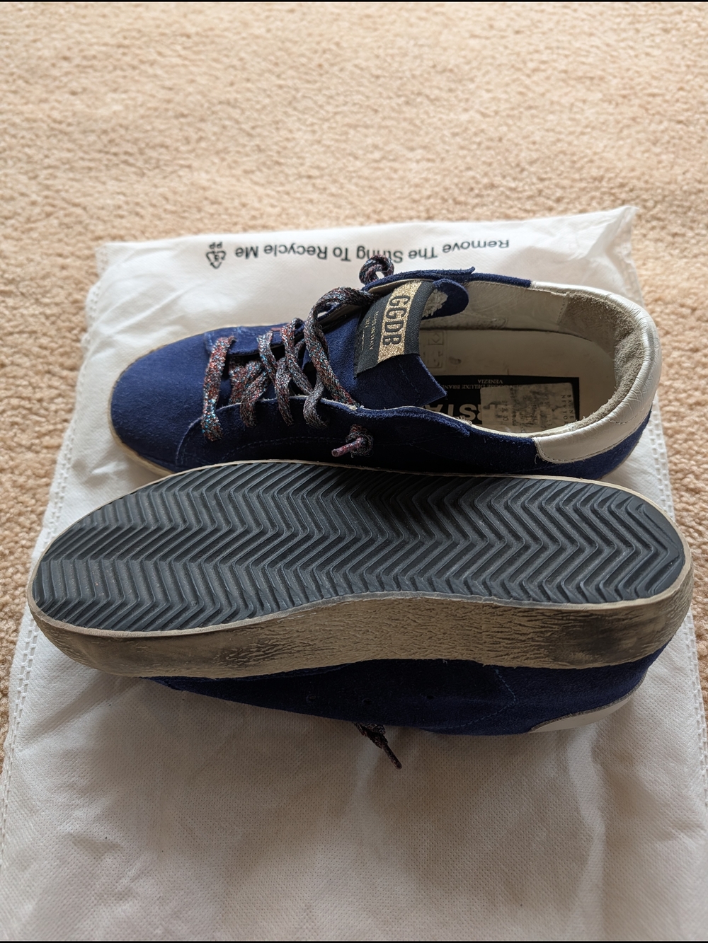 Women's' Golden Goose Superstar Sneakers - Picture 5 of 6